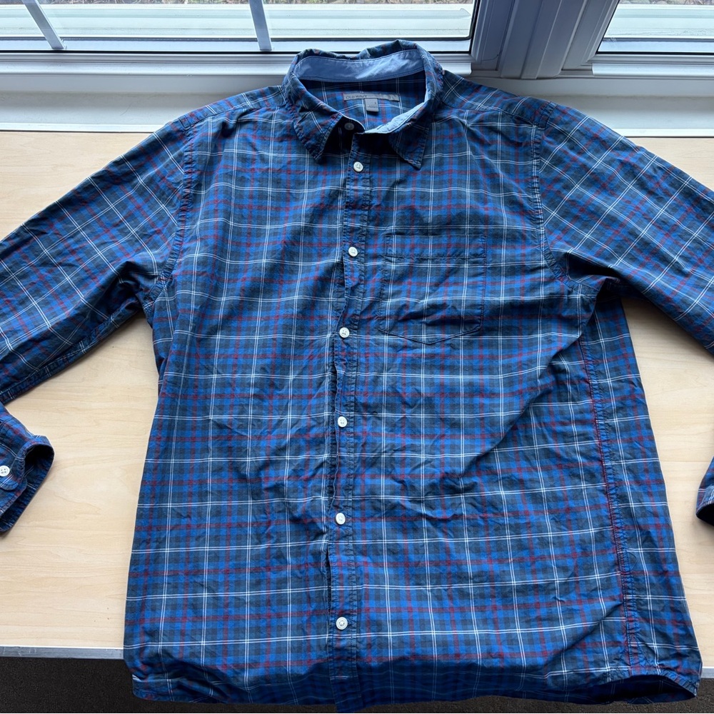 Old Navy Men's Navy and Red Plaid Button Down Shirt